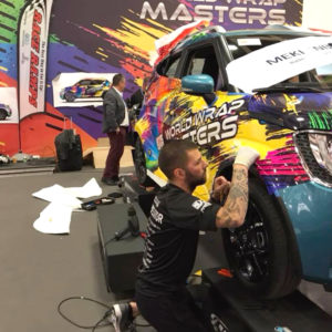 Иван Тенчев инсталира фолио на световното по car wrapping В Берлин Иван Тенчев инсталира фолио на световното по car wrapping В Берлин