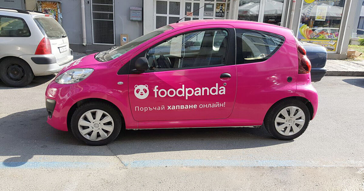 Автомобли на Food Panda облепени с фолио 3M Scotchcal 80