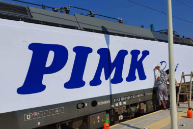 Надписи от фолио 3M Scotchcal 50 - апликиране на вагон