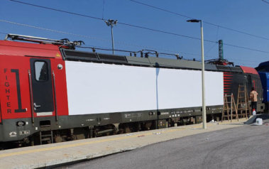 Облепяне на вагон с бяло глнц фолио 3M Scotchcal IJ40