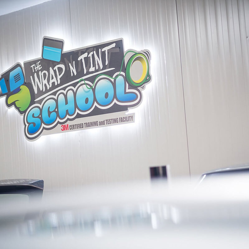 Обучение по лепене на фолио The Wrap and Tint School Варна
