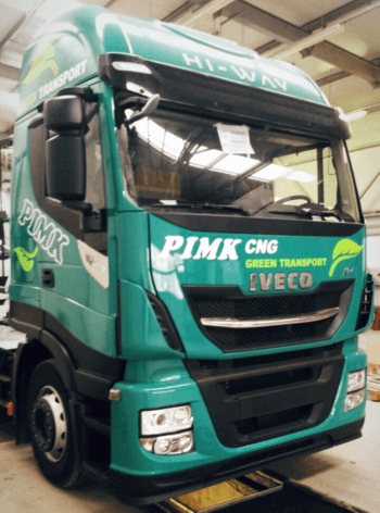 Еко камиони Iveco на компания PIMK с нова визия