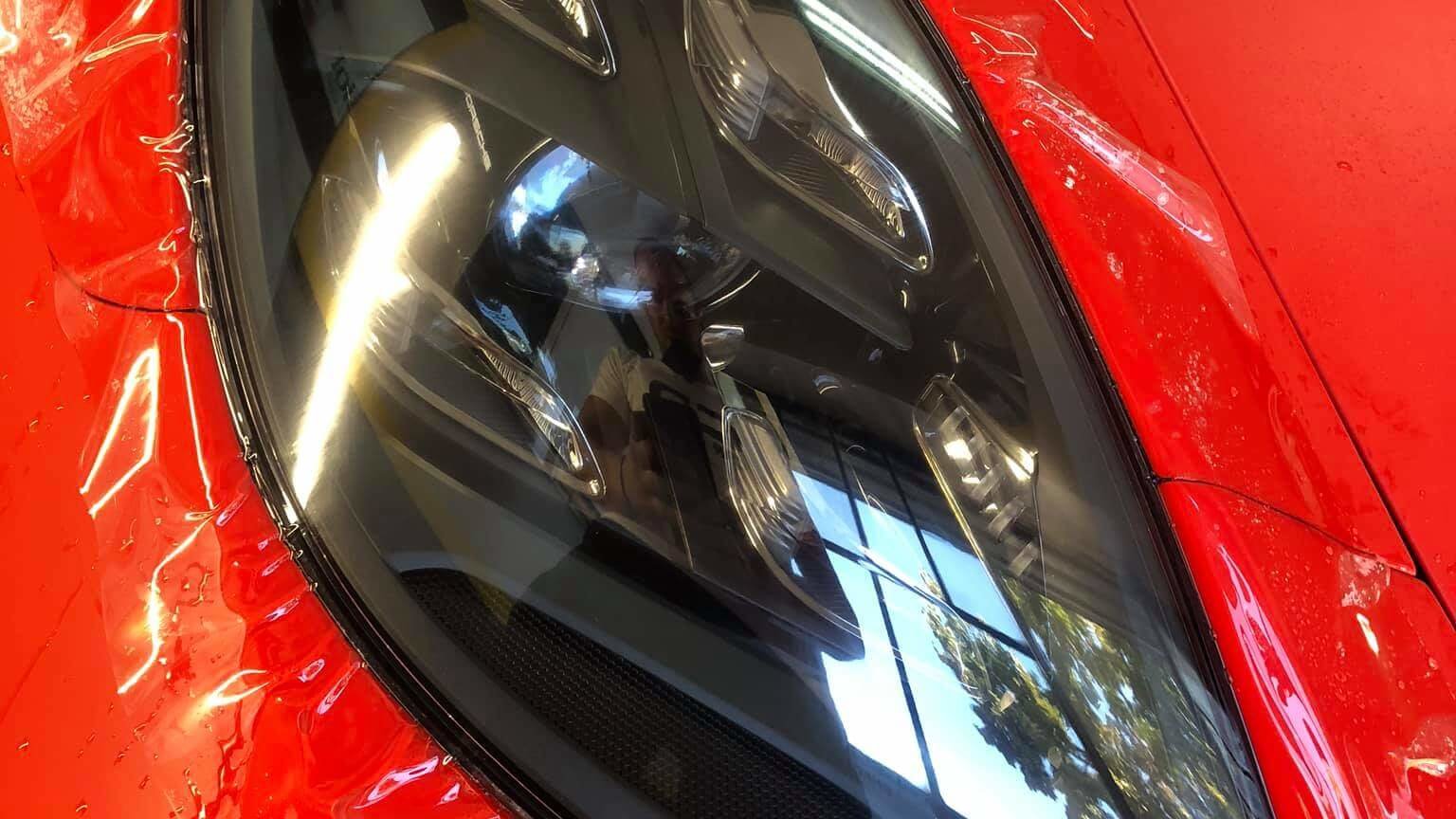 Porshe Panamera тунинг с 3M фолио за автомобили 2080 M13 - Red matte