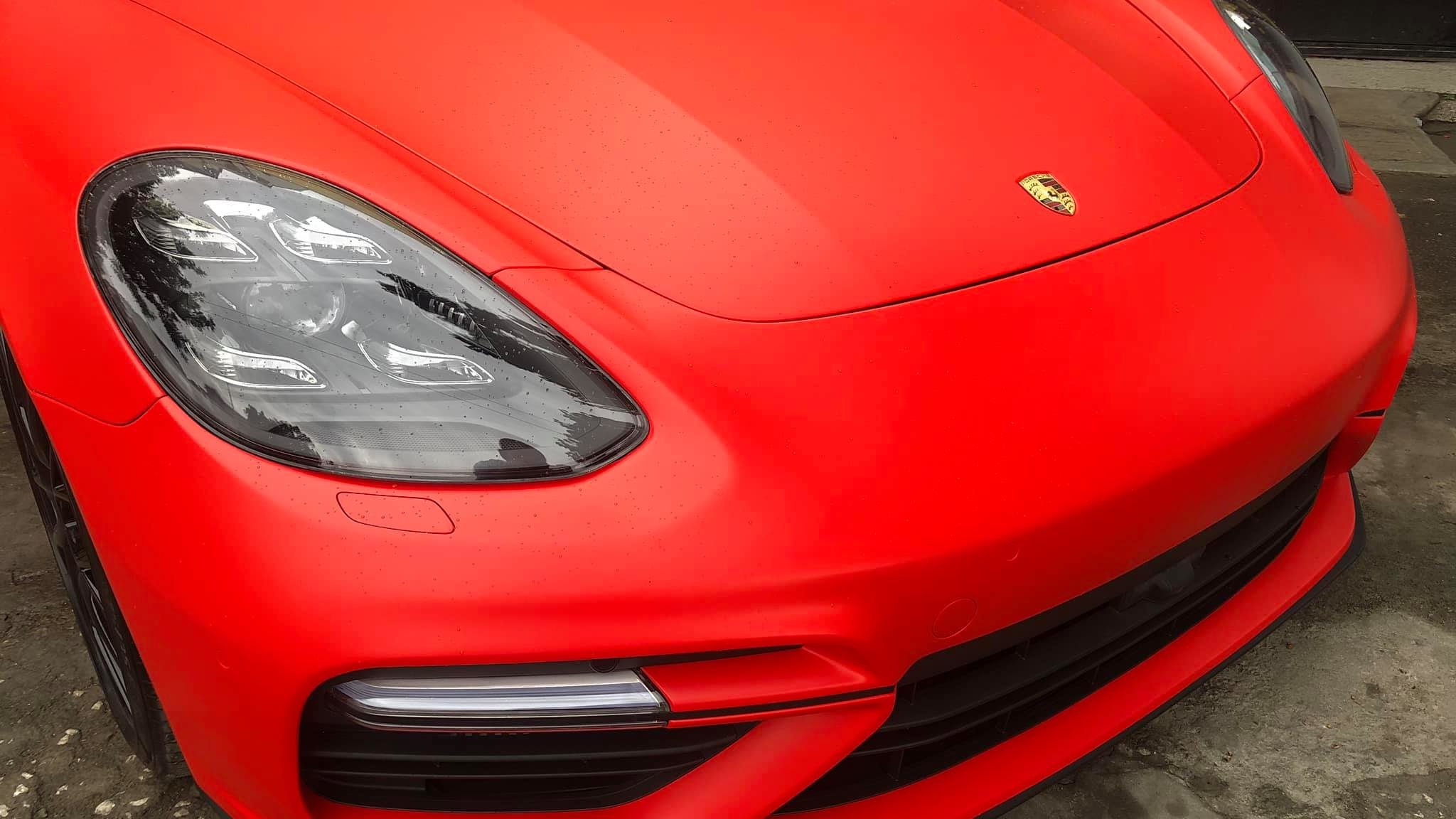 Тунинг на Porshe Panamera с 3M фолио за автомобили 2080 M13 - Red matte