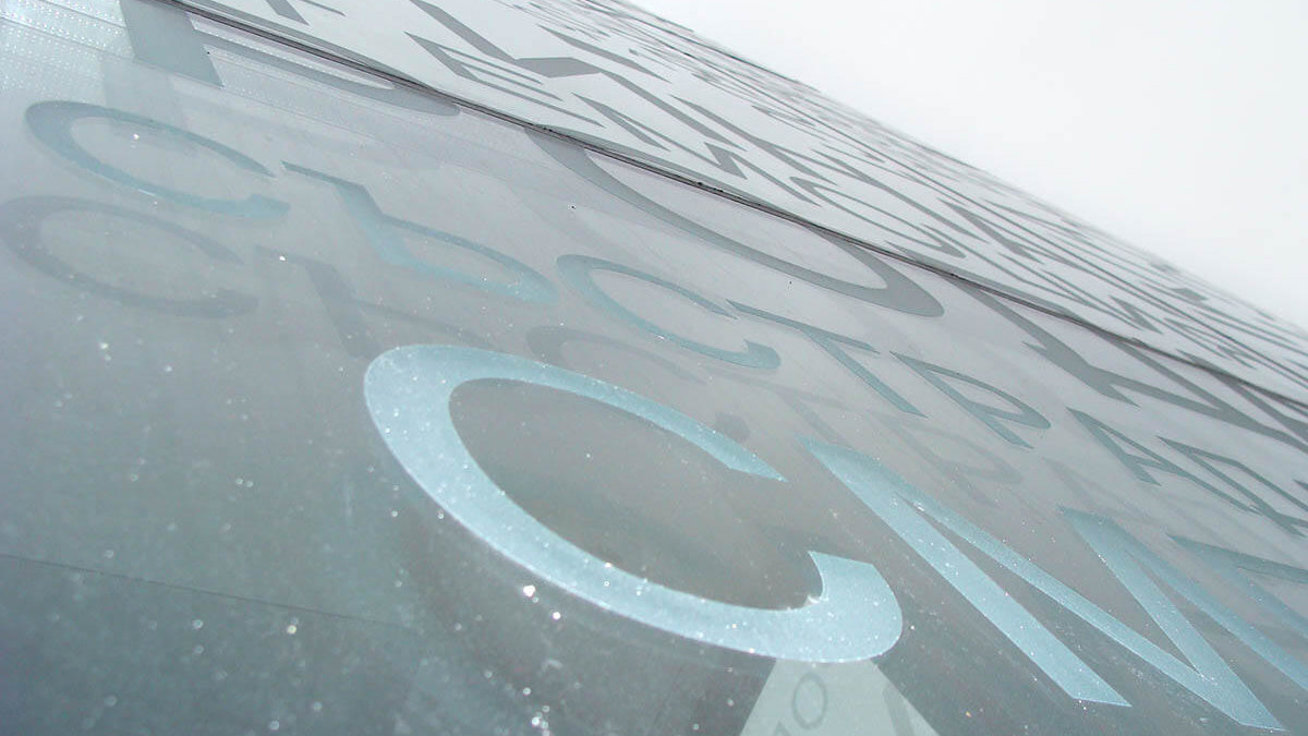 Партнърс ООД достави най-висок клас фолио за преобразяването на фасадата на новооткритата библиотека в Бургас