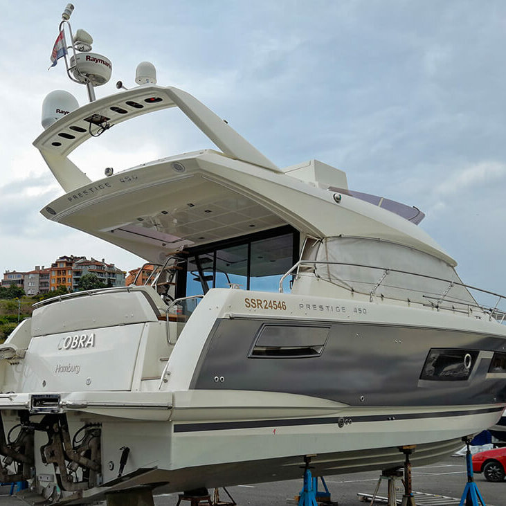 Wrapping a yacht with 3M Wrap Film 1080-G201, anthracite color