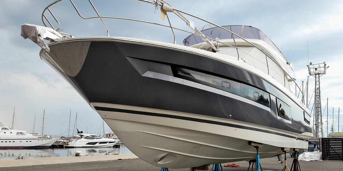 Wrapping a yacht with 3M Wrap Film 1080-G201, anthracite color