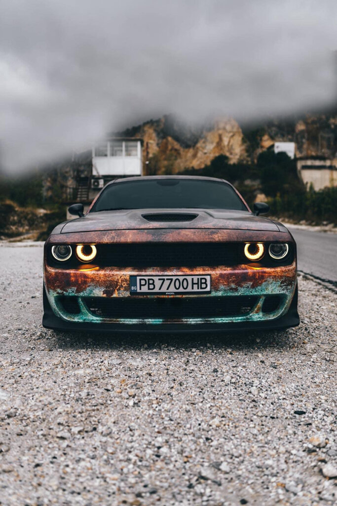 Dodge Challenger RT, атрактивно облепен с фолио на 3M