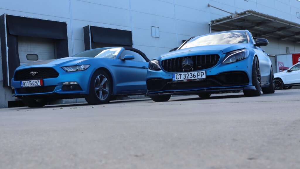 Ford Mustang și Mercedes - 3M 2080 Series Blue Matte Metallic